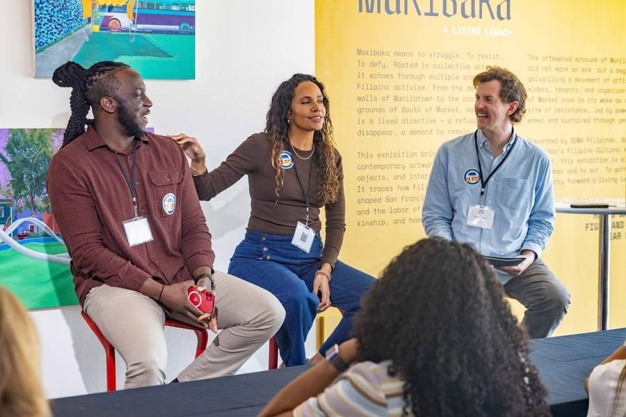 Breakout session discussion among attendees at CA RISE — corporate event photography by Michael Pegram